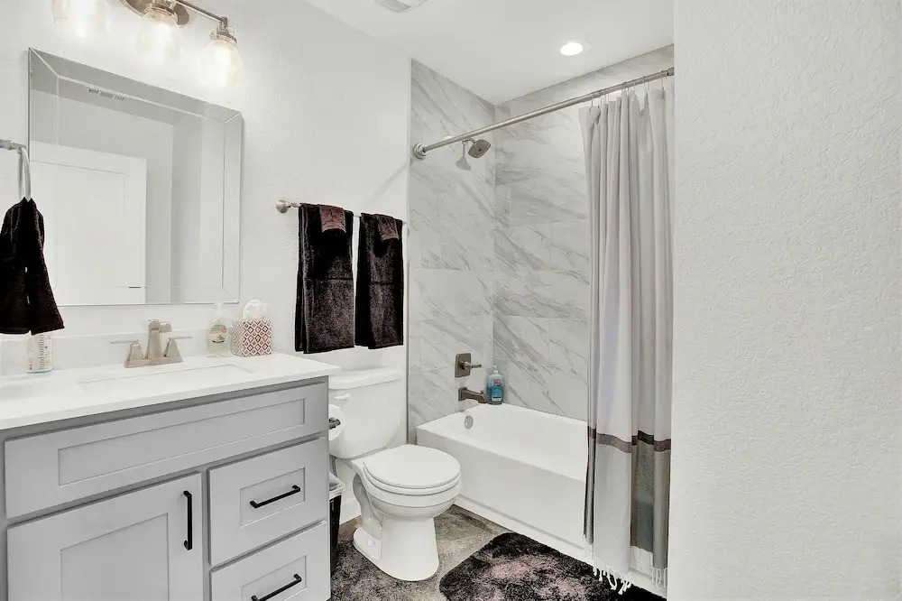 Luxury Lakeview Home W/pool-beach and Boat Access
