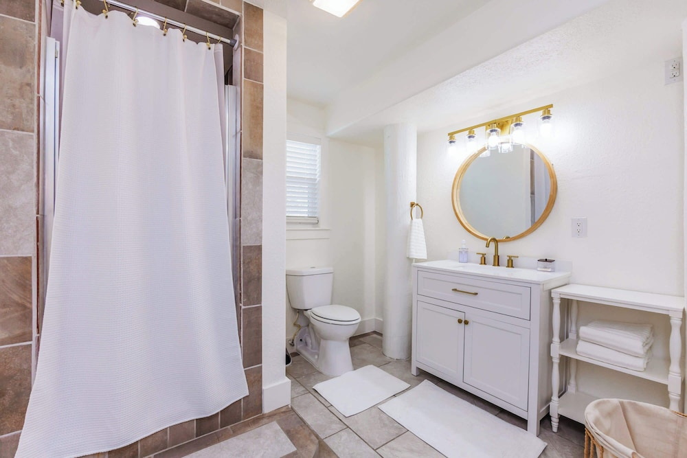 Dream Weaver Pool Sleeps 10 Near Beach