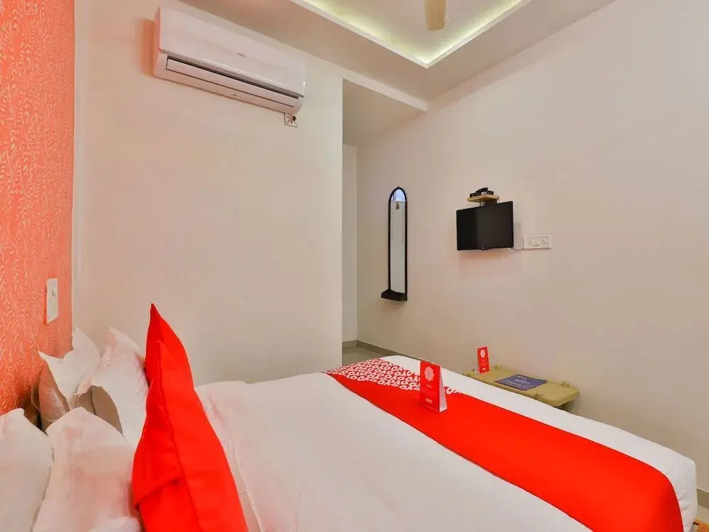 Shreenath by OYO Rooms