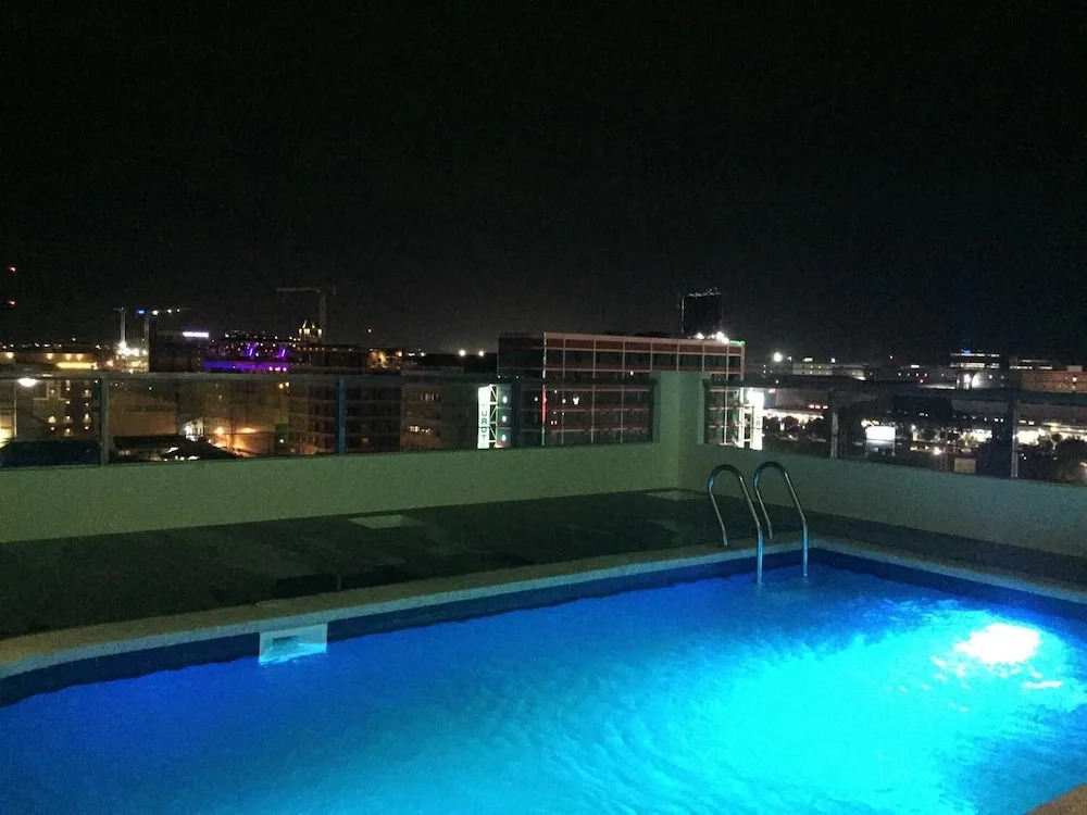 Dalian Peak Hotel