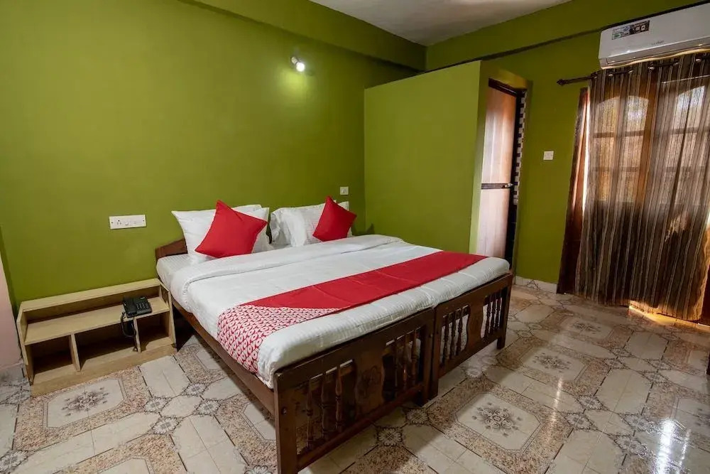 Coco Garden Bar & Restaurant by OYO Rooms