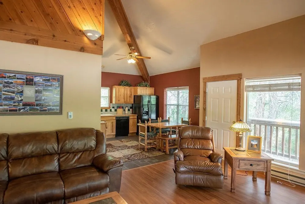 Mt. Columbia Chalet at Creekside Chalets - 3 Br Cabin