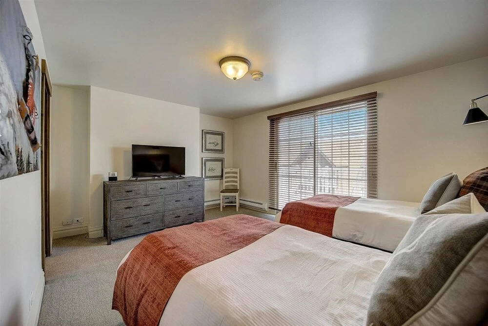 Coopers Collection 34 - Resort Plaza 5037