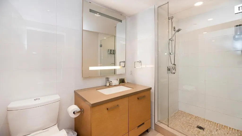 *Prestigious Promontory 2 bedroom w/Ocean Views