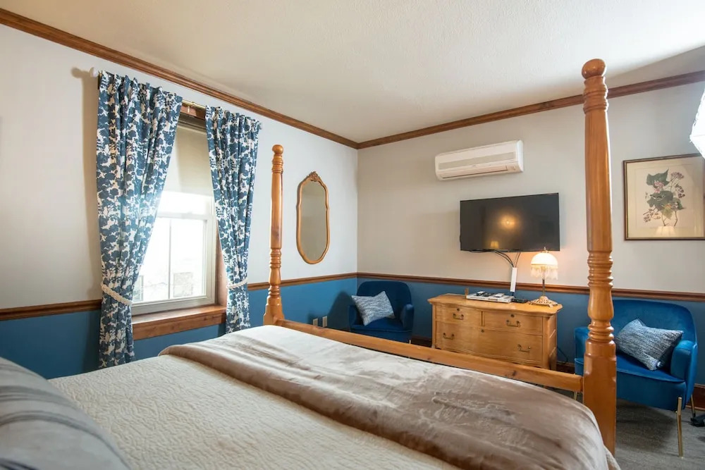 Inn at Cedar Crossing