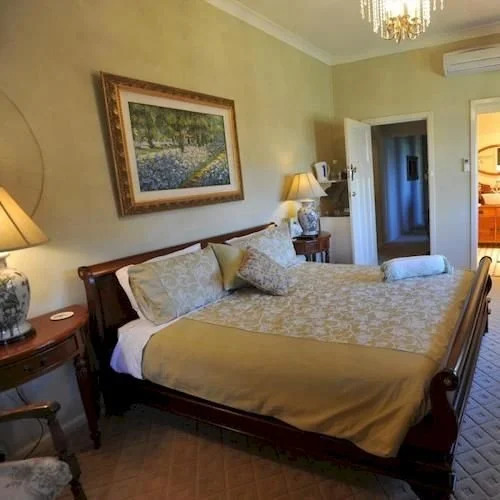 THE Doulton Luxury B&B