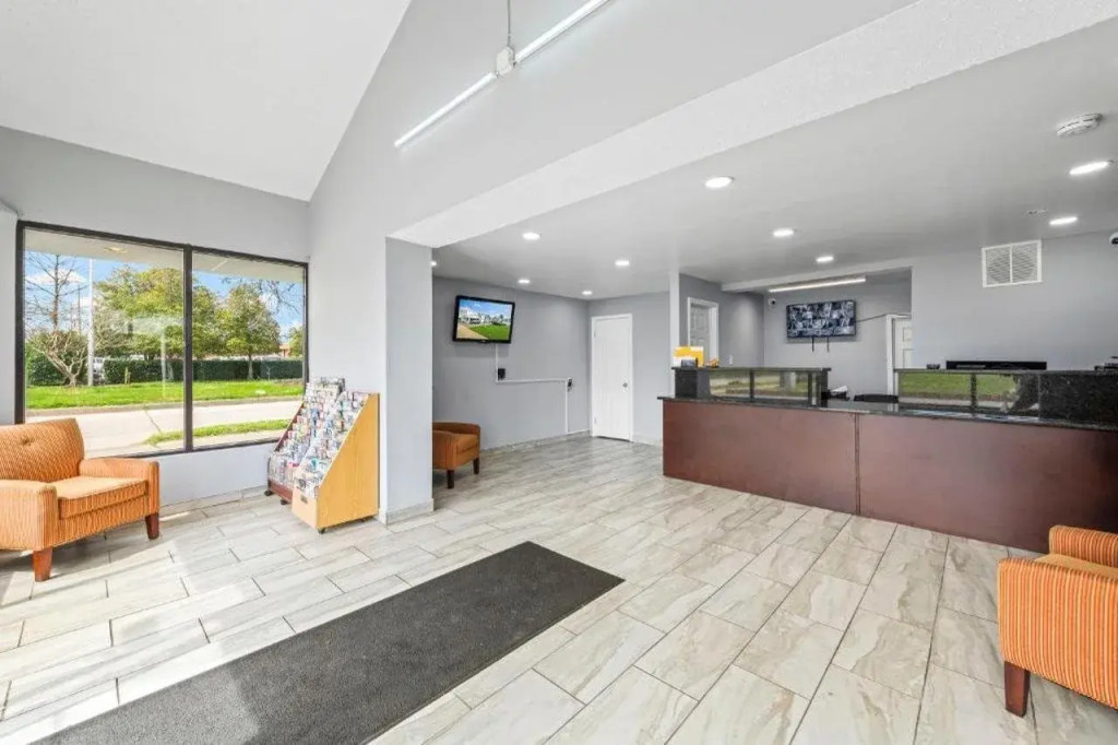 Super 8 by Wyndham Portsmouth - Norfolk