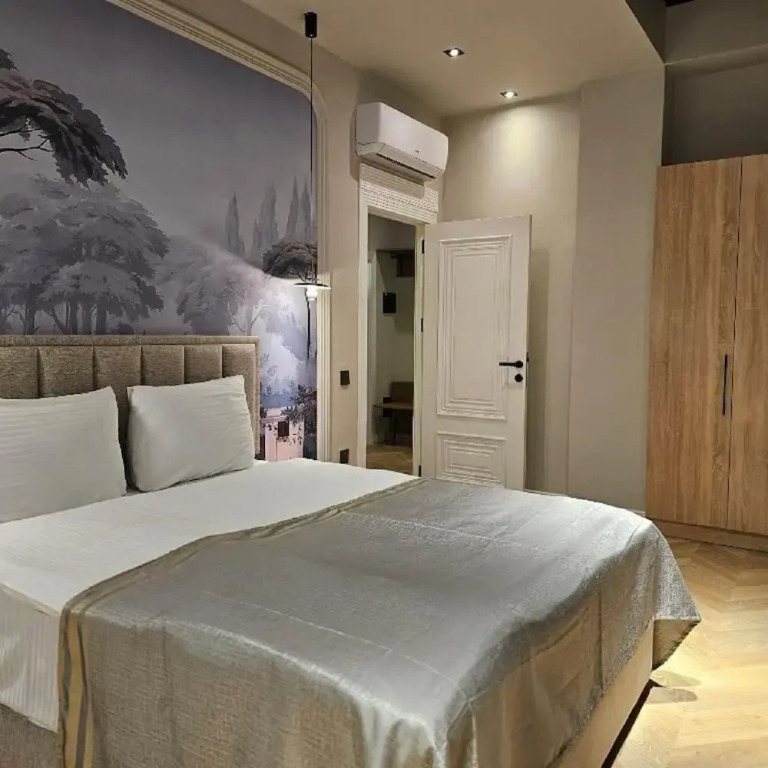 Luxury City Apart Hotel