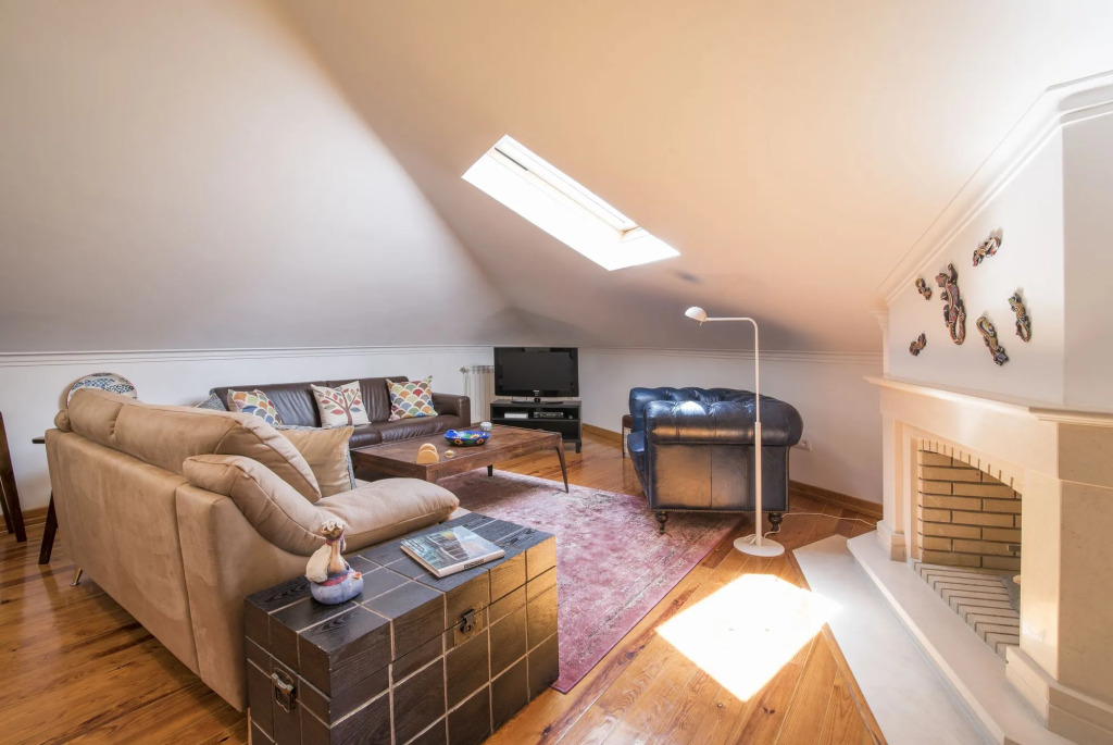 Grand Parliament Duplex by Homing