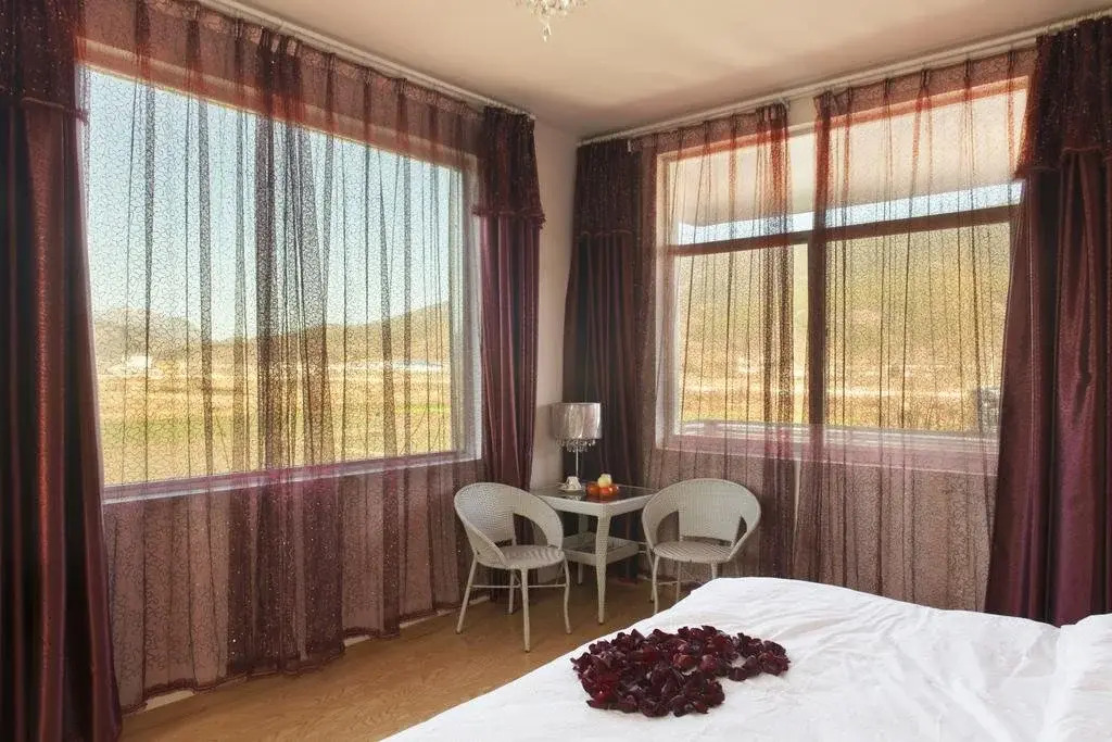 Time Manor Inn
