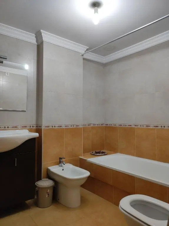 Alojamiento entero, piso 3 habitaciones,5 personas