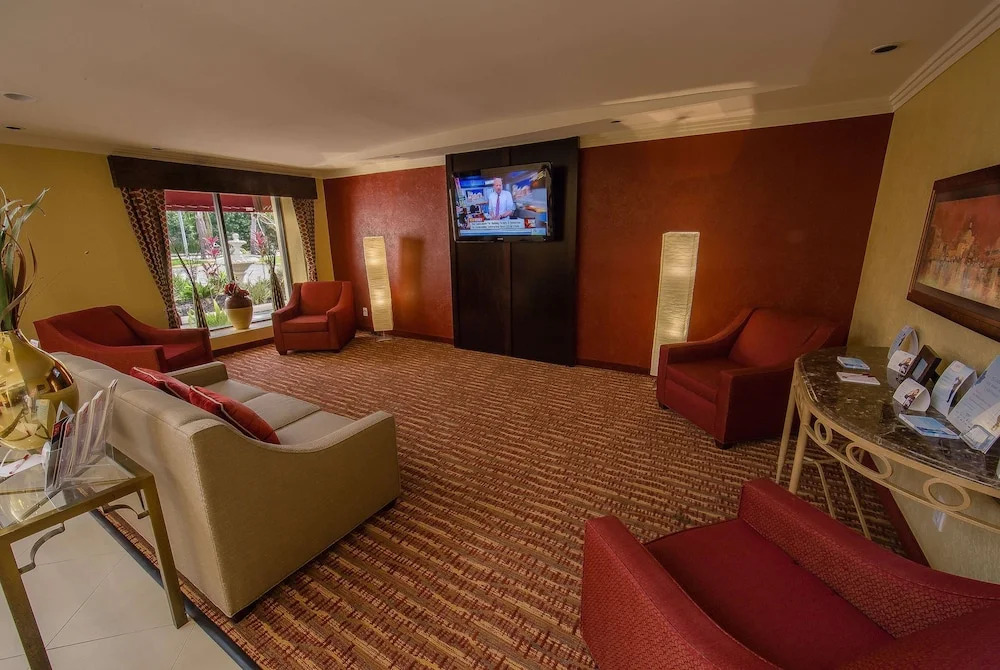 Hotel Monarchy & Suites