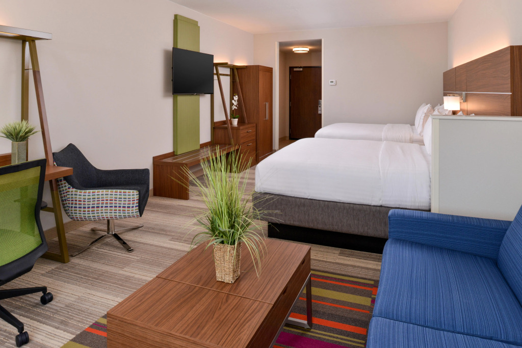 Holiday Inn Express & Suites Salem by IHG