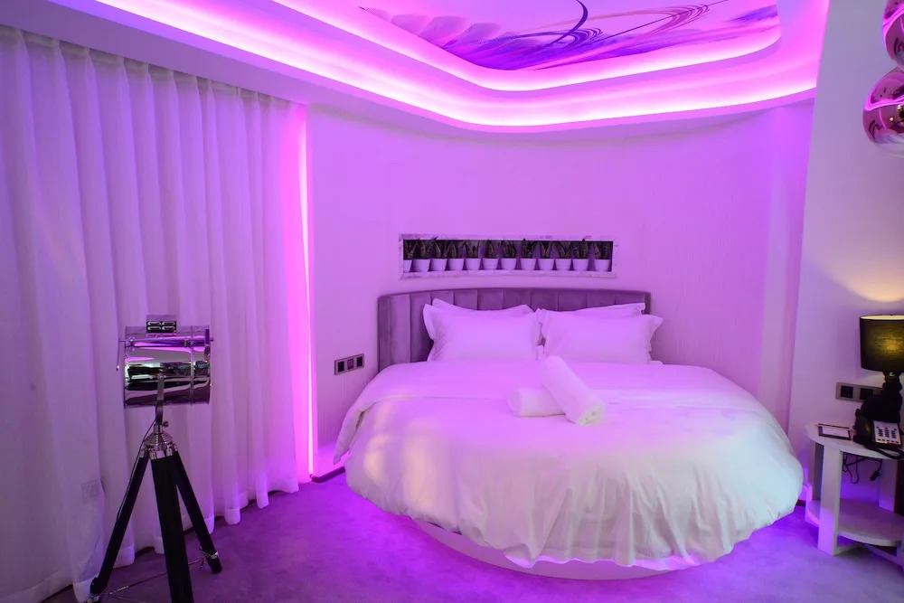 Rezen Minwoo Hotel (Twin Towers Global Center)