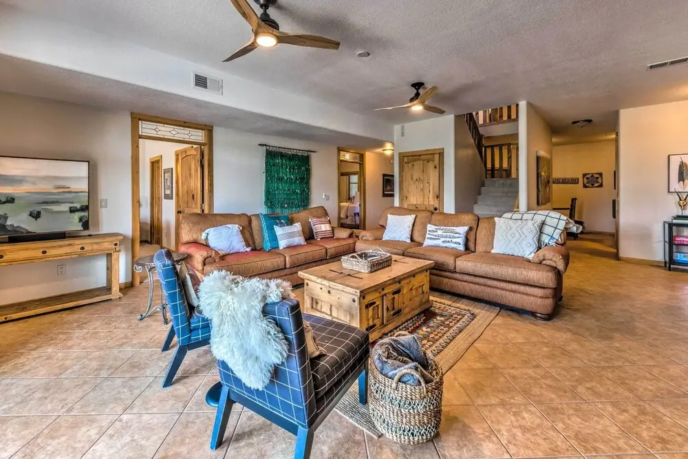 Luxe Ruidoso Home w/ Hot Tub + Mountain Views