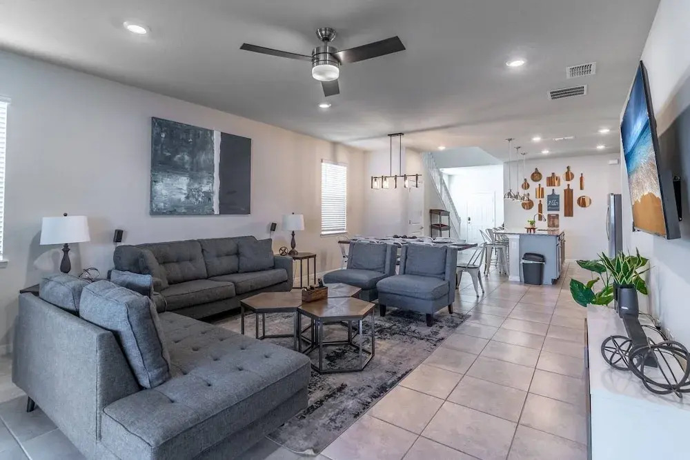 3285 Windsor Island
