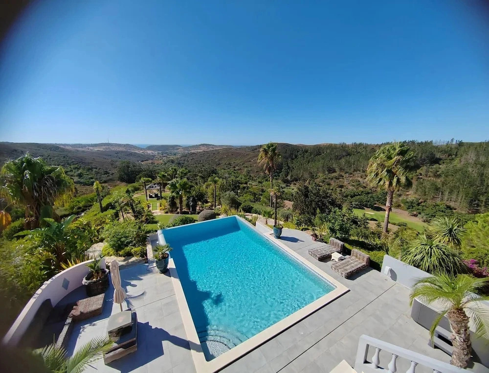 Nice Villa in Budens with pool
