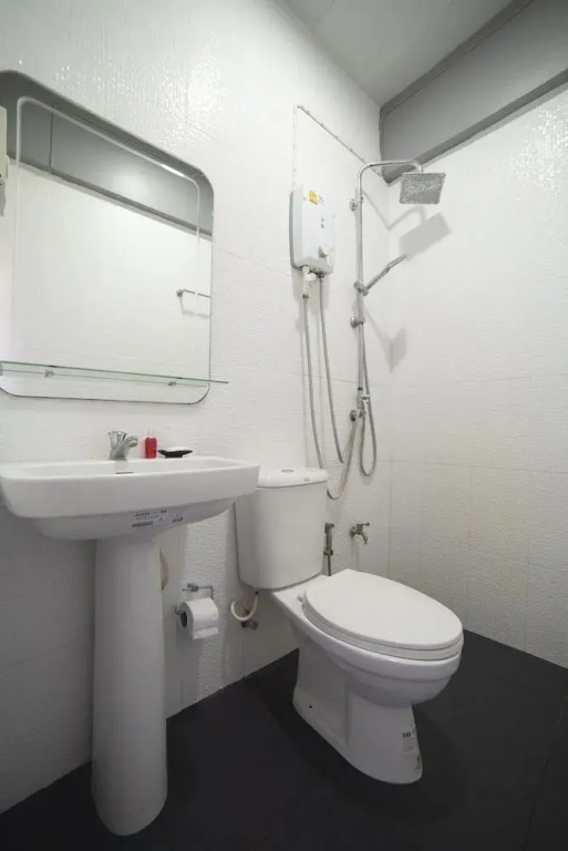 OYO 465 Krung Kao Traveller Lodge