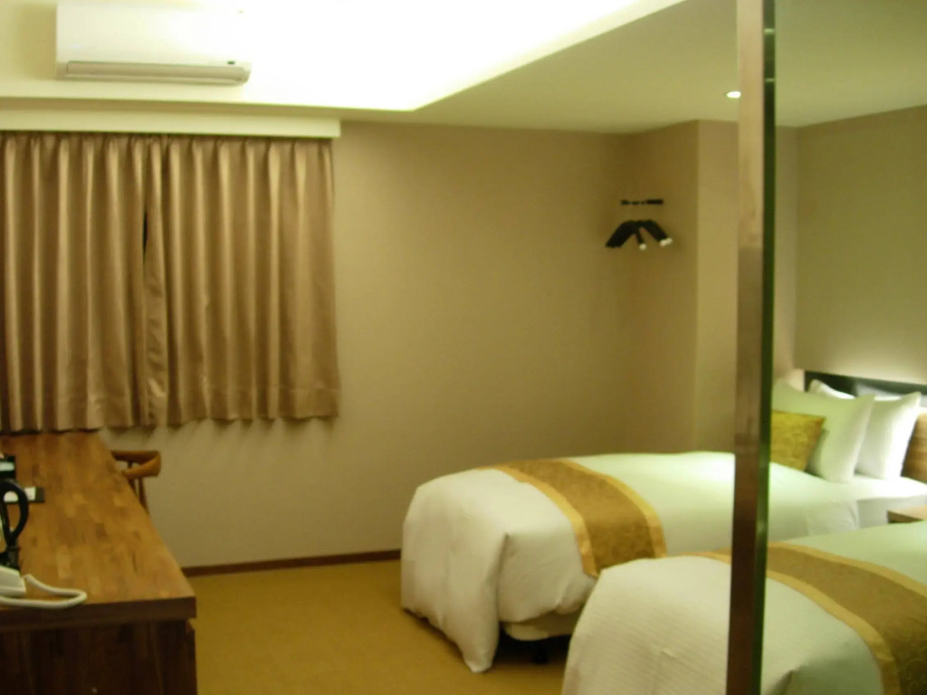 City Hotel