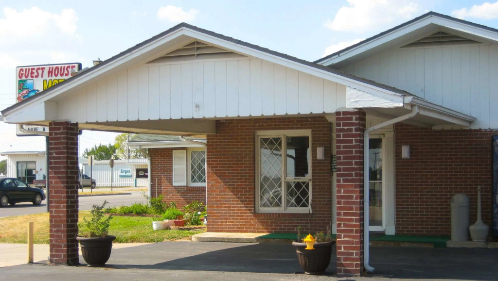 Luxury Inn Forrest City