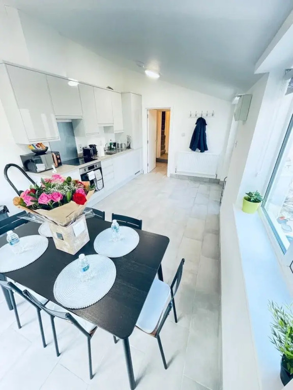 Immaculate 2 Bed House in Cambridge