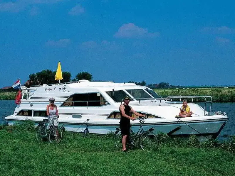 Le Boat Belturbet