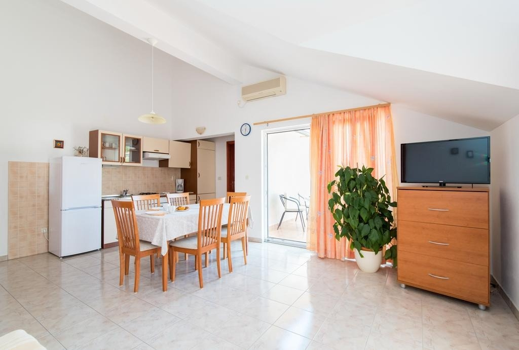 Apartment Orange