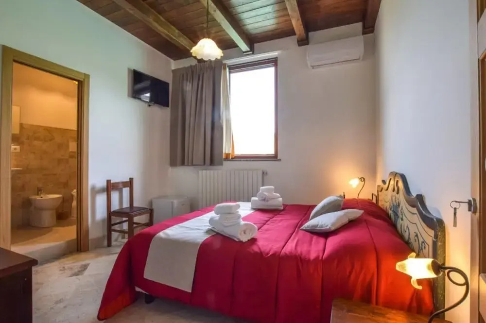 Apartment Near Mount Etna With Hot Tub