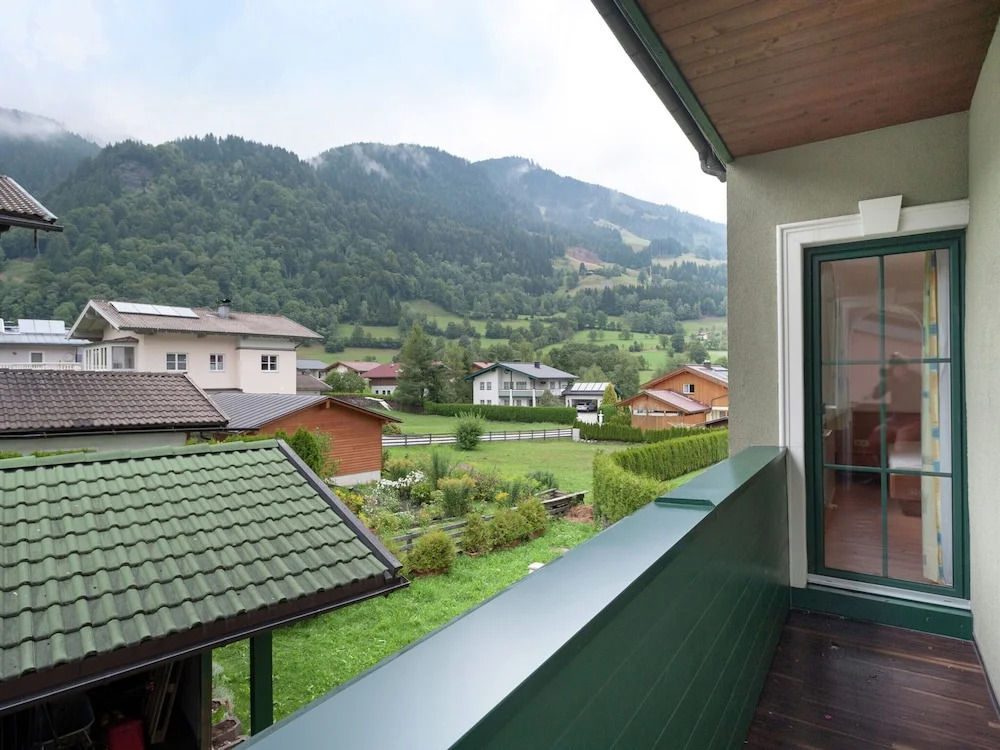 Idyllic Holiday Home in Goldegg Weng Near ski bus