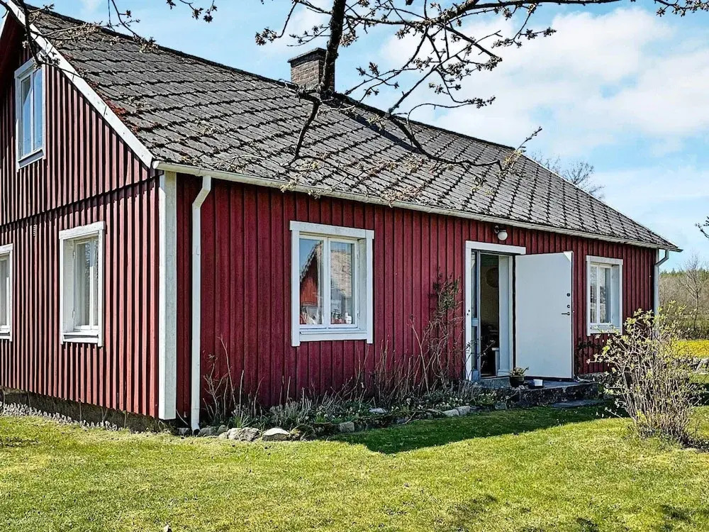 2 person holiday home in Brösarp