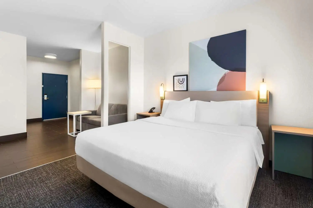 Spark by Hilton Pearland (H)