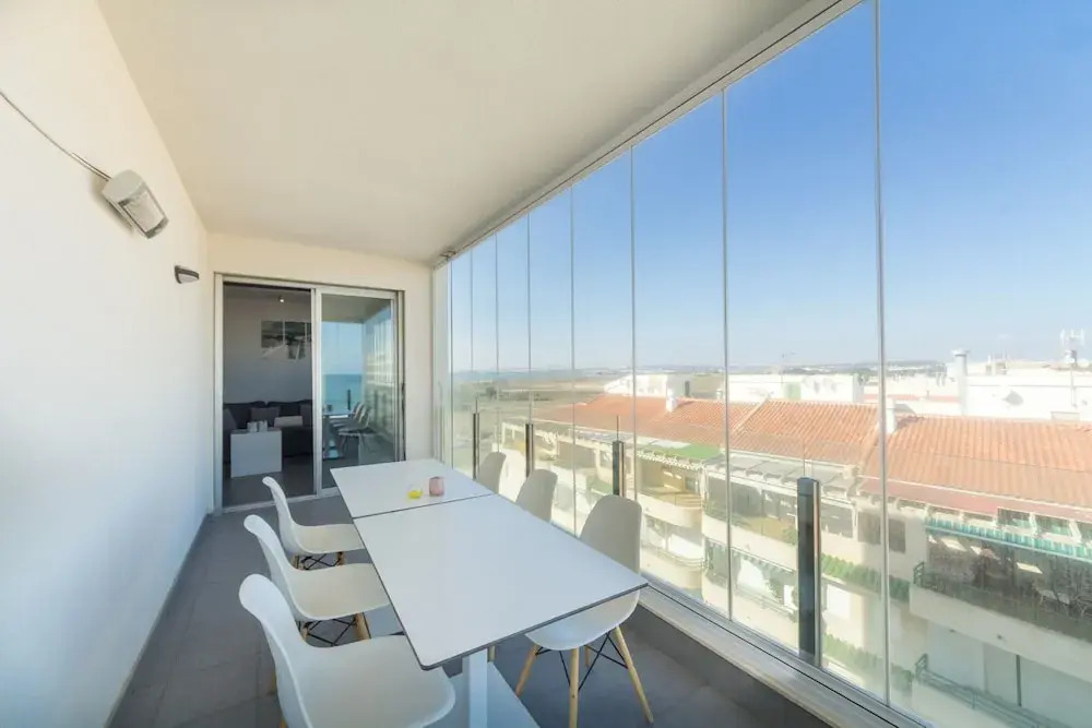 Bright Home 50m From the Sea