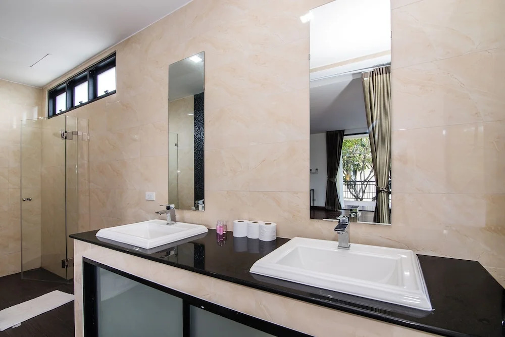 Bali Style Villa on Palm Hills PH 202