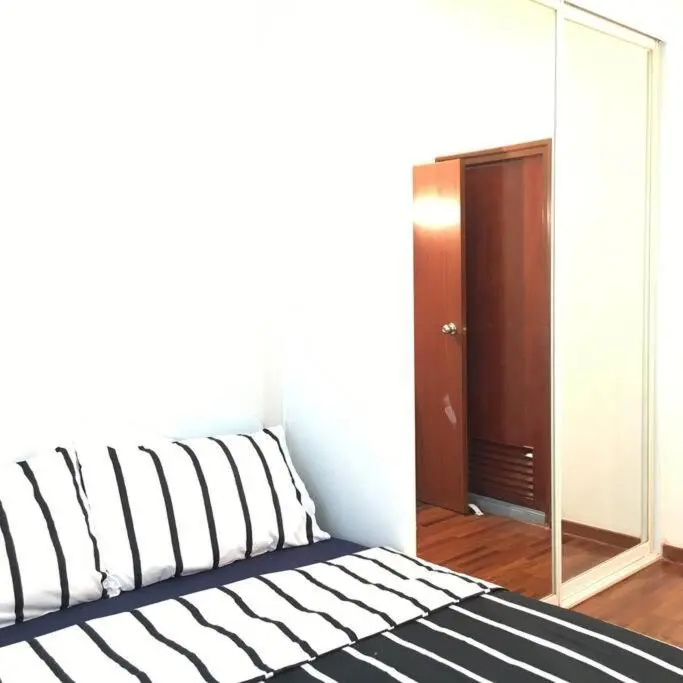 Super nice 4peoples,2 Fashion Rooms close to all central