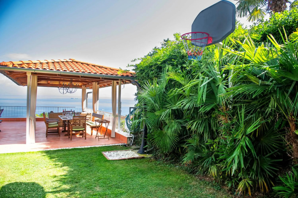 VILLA LOVRAN - heated pool - 5 min walk to the beach - incredible sea view
