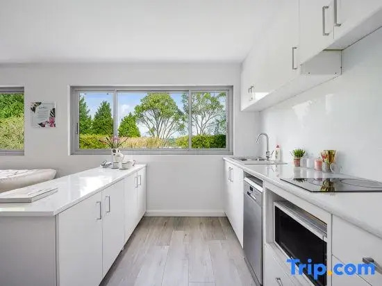 Collaroy 3Br Beach Home with Large Pool