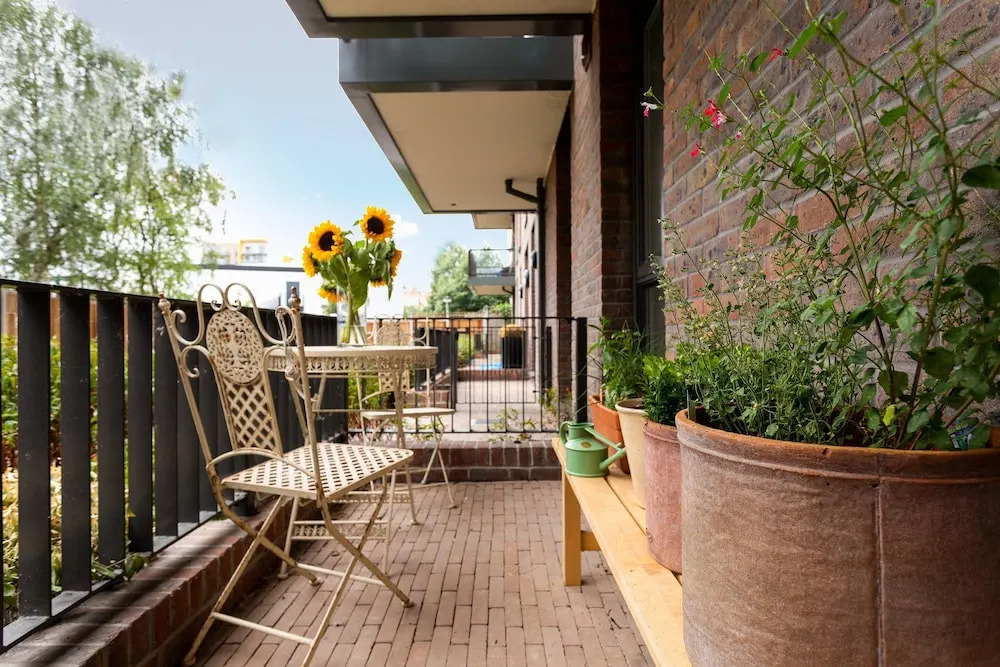 2 Bedroom East London Flat