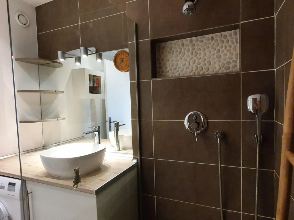 Classy Apartment in Nice with pool and private parking place