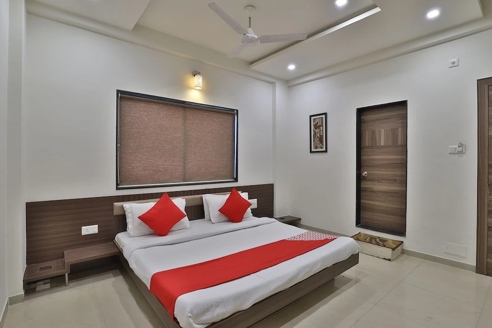 OYO 41737 Hotel Atithi