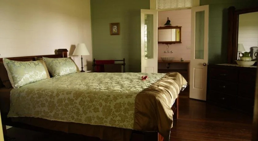 Feathers Home Stay
