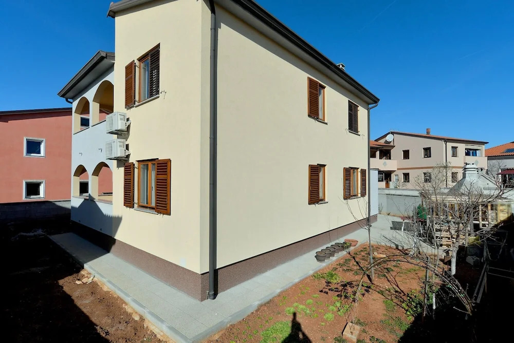 Apartment 1807