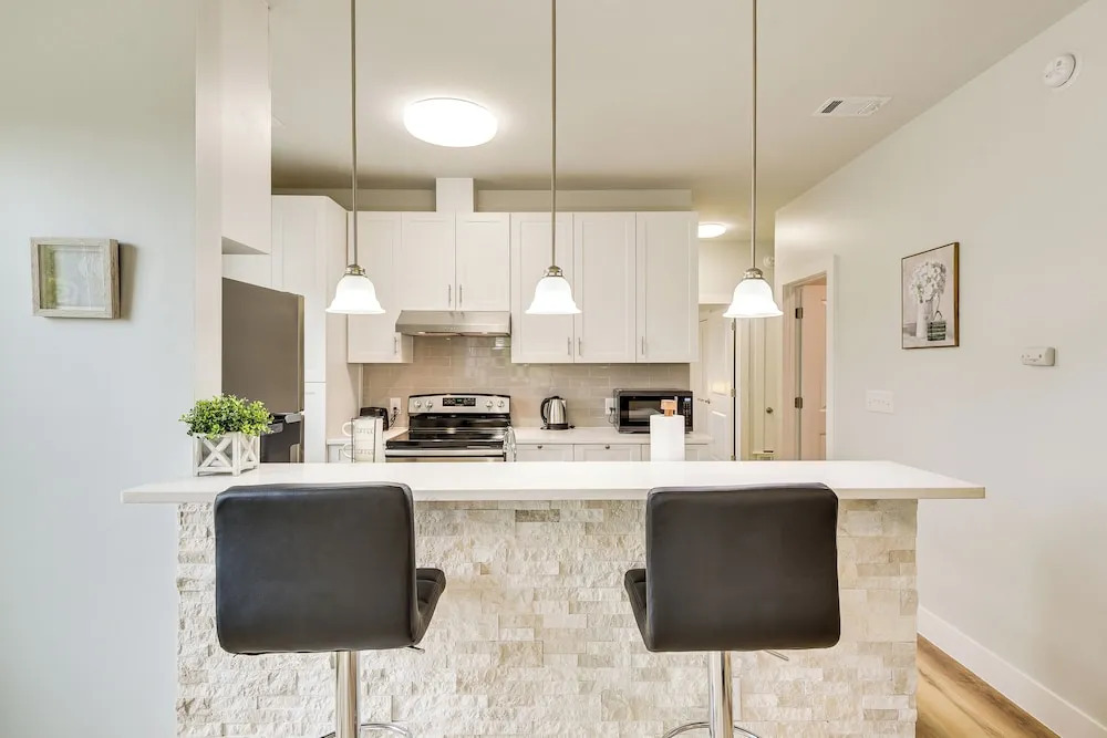 Steps to TCU Campus: Modern Fort Worth Apt