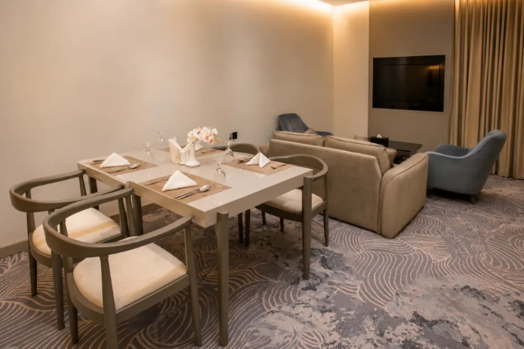 Luxury Night Hotel Al Yasmin