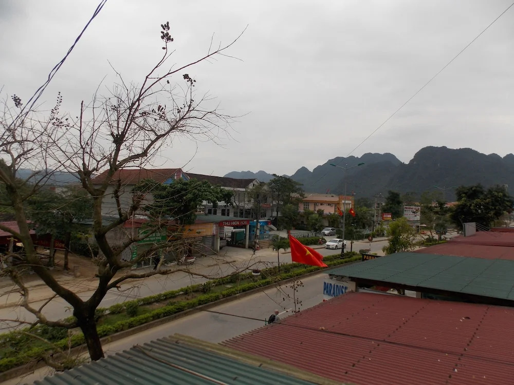 Rose Hotel