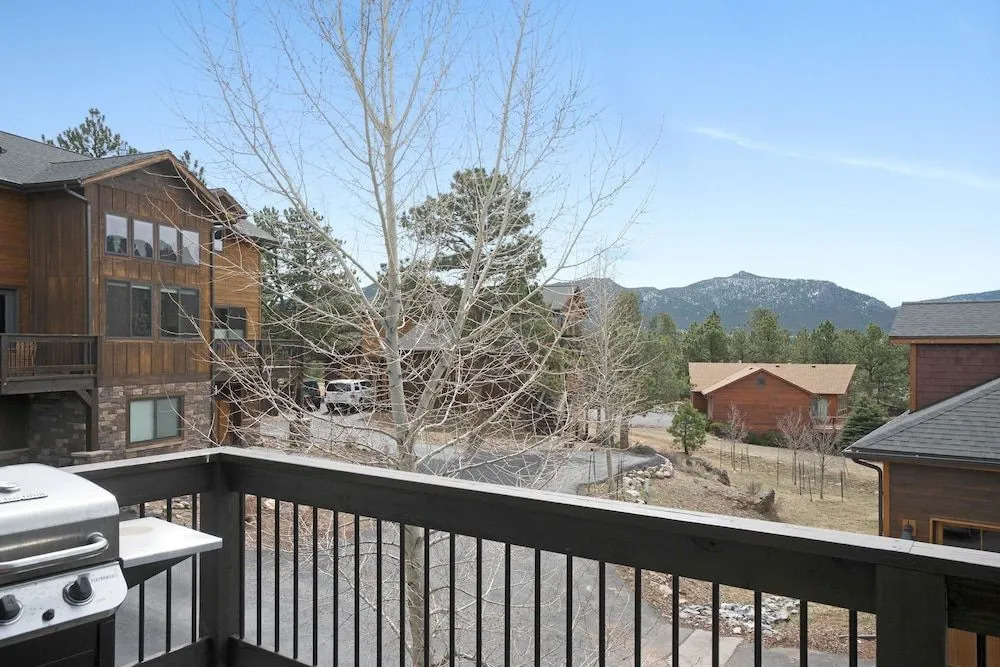 Timber Mountain Retreat - 3 Br Townhouse