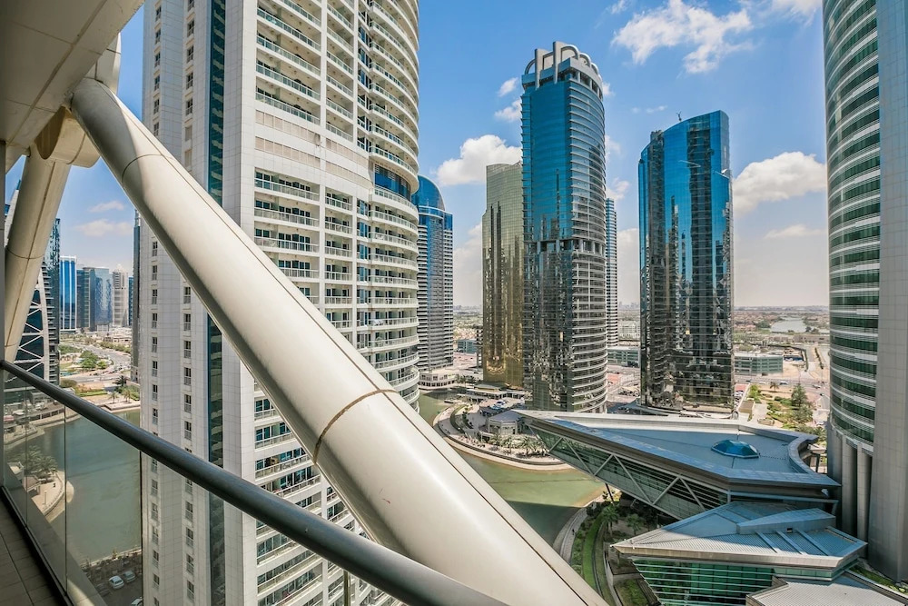 Driven Holiday Homes - Indigo Tower