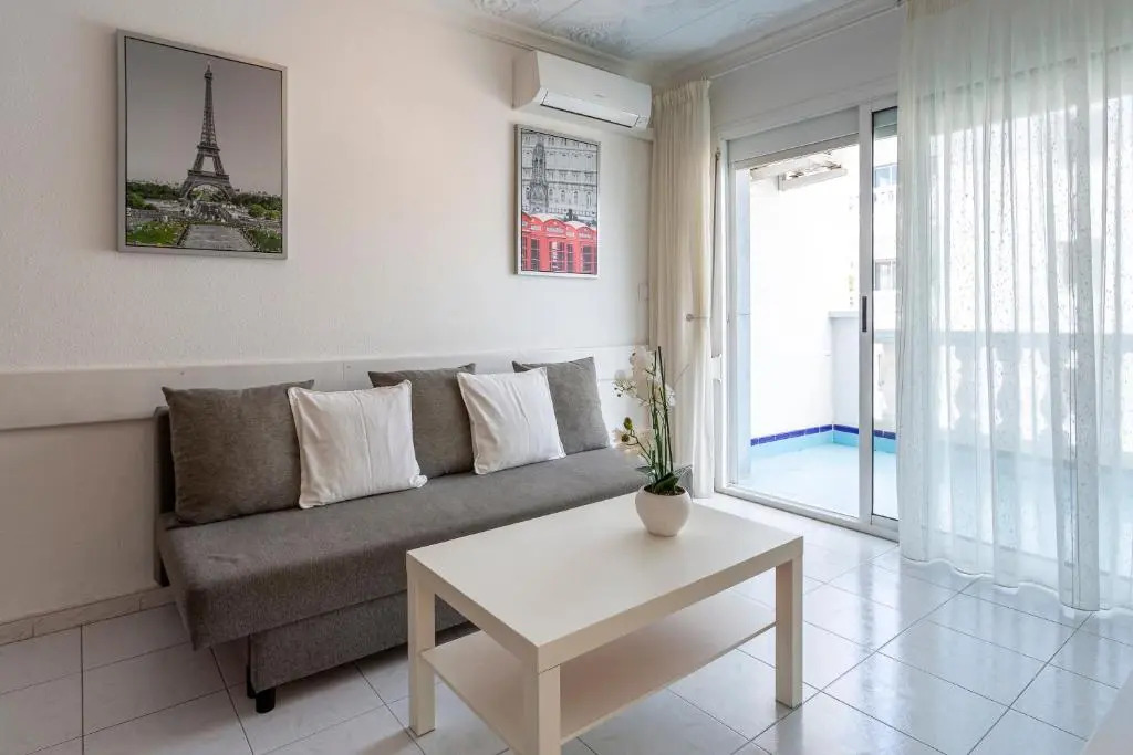 Apt 200 meters from the beach id