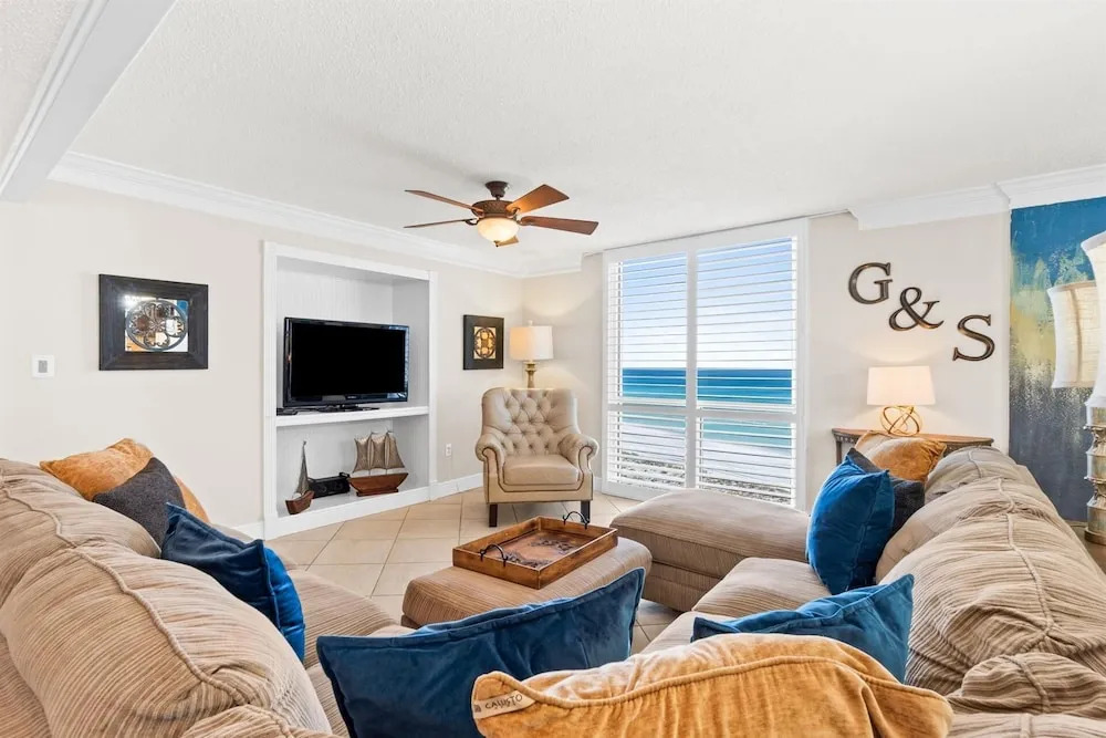Shoreline Towers 1086 3 Bedroom Condo