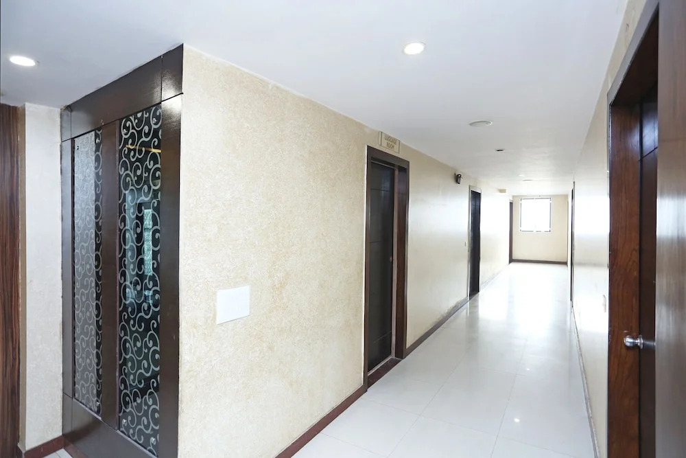 OYO 11577 Hotel Crystal Retreat
