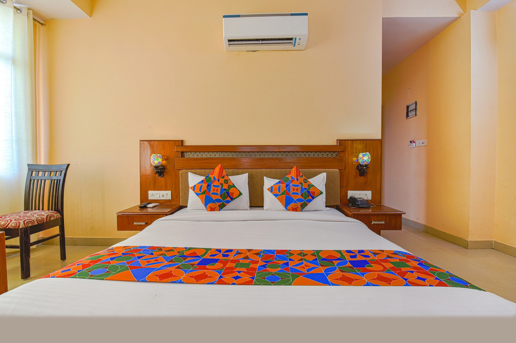 Fabhotel Royal Residency